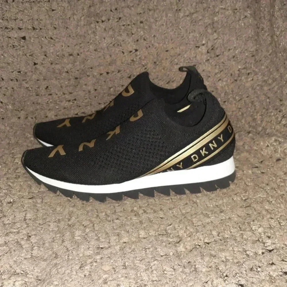 DKNY-Abbi Pull On Sock Sneaker-Air Knit-Black/White/Gold-Sz 9.5-Near Mint - Picture 2 of 8
